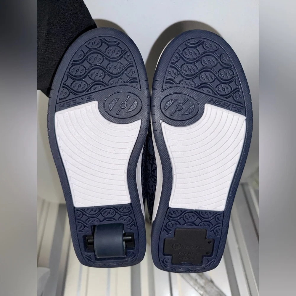 Heelys one shoe